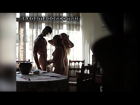 ❤️ Amigos sexuais convidam um homem gigante e um ménage à trois com ele ❤❌ Porno real vídeo em nós pt.pornokey.ru ❌❤