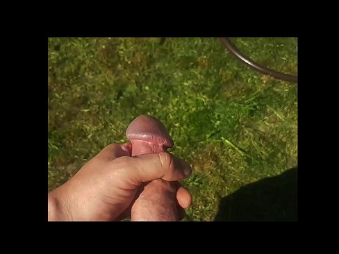 ❤️ A boazona fica com a rata rosa fodida e ejacula com um esguicho num jardim de Verão ❤❌ Porno real vídeo em nós pt.pornokey.ru ❌❤